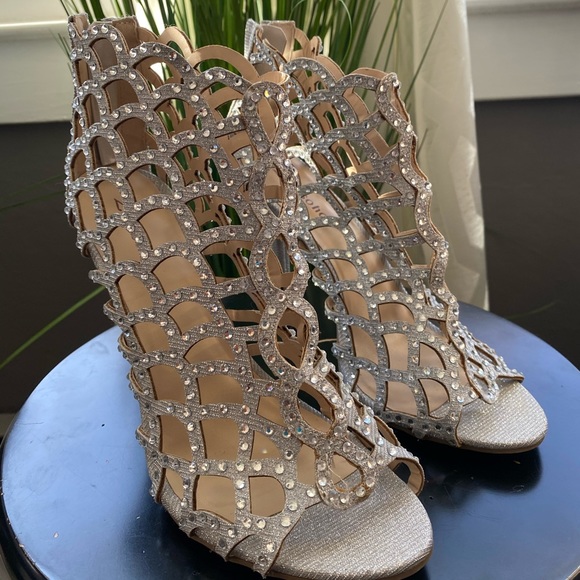 Caged Heels - Picture 3 of 5